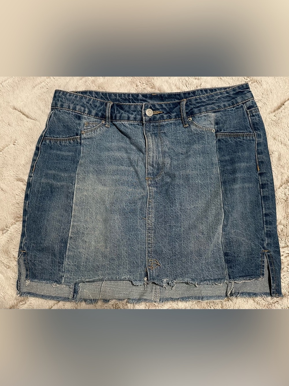 Gianni Bini Two-Tone Blue Denim Patchwork Raw Hem Skirt Size Large